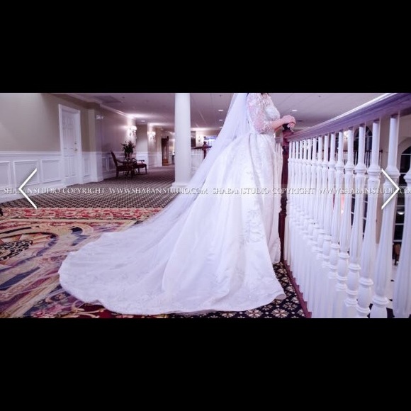 A Bridal dress - Picture 2 of 3